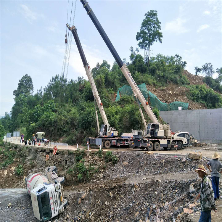 金华汽车掉沟里叫吊车救援要多少钱